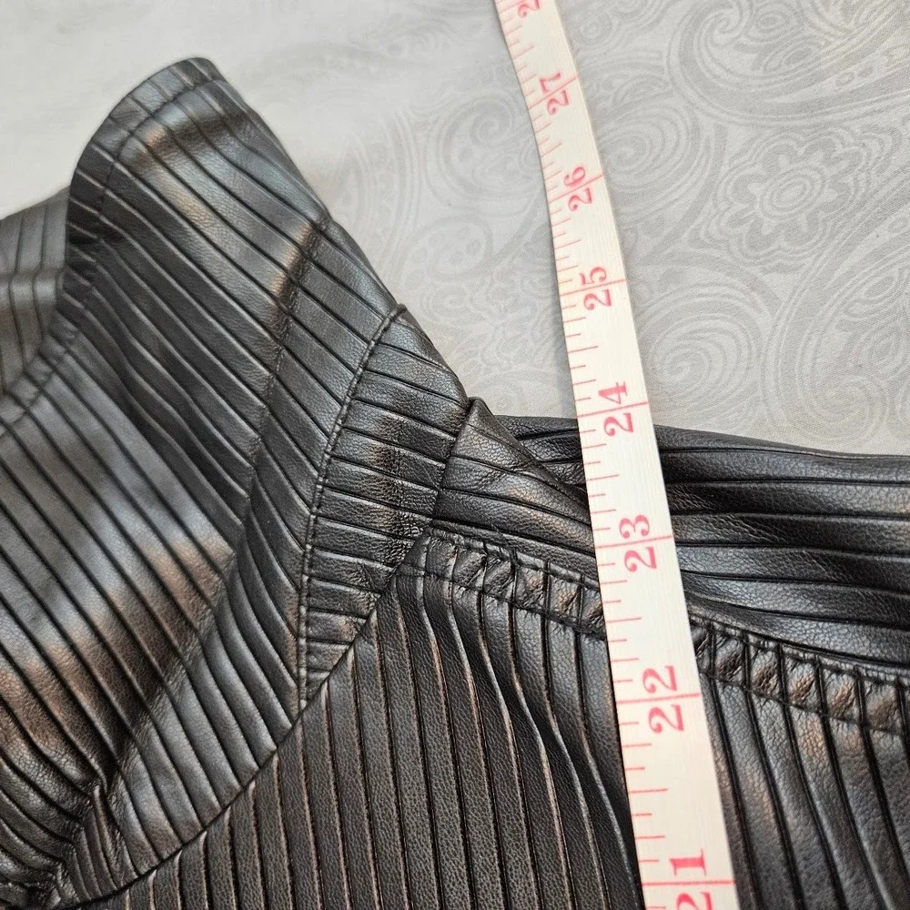 Ananke men pleated